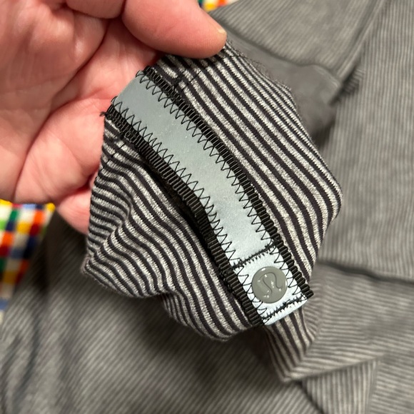 Lululemon Vinyasa Infinity Scarf Wrap Zip Up Tonka Stripe Heather Gray Gold RARE - Picture 8 of 9